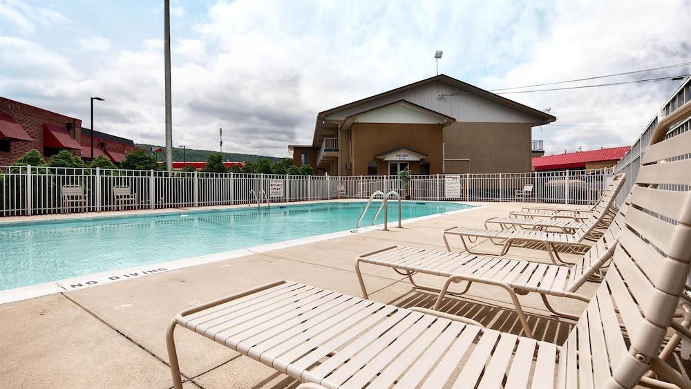 Days Inn By Wyndham Breezewood Exterior foto