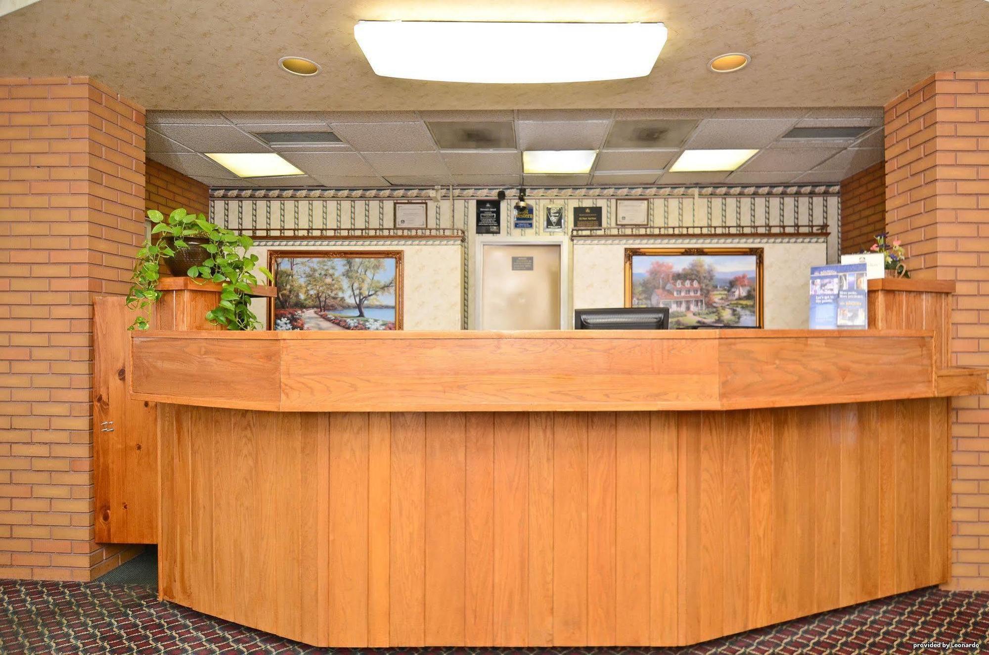 Days Inn By Wyndham Breezewood Exterior foto